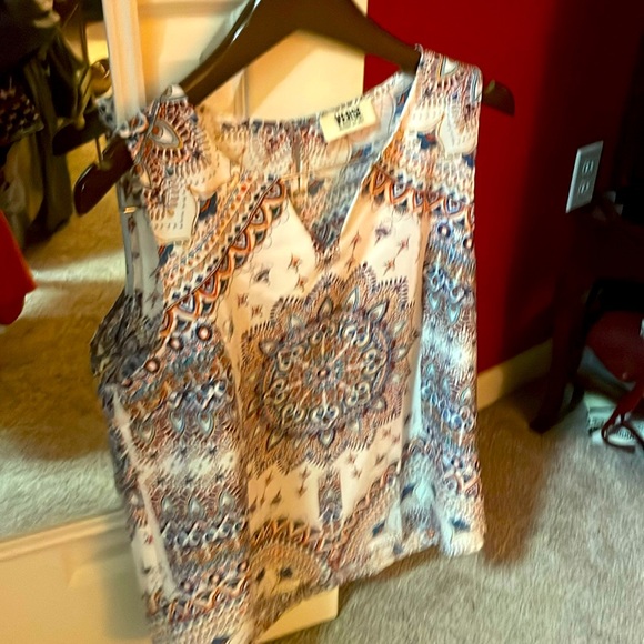 Beautiful multi color sleeveless shirt. Never worn - Picture 1 of 3